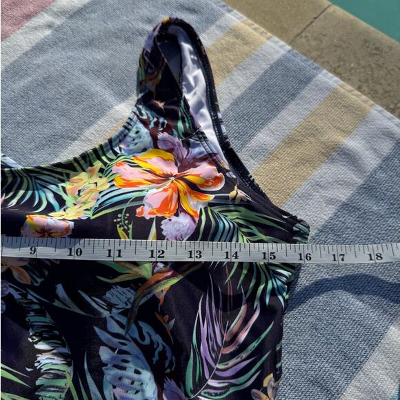 NWOT, Tropical Floral One-Piece Swimsuit, Sz L, Stretchy & Flattering - Picture 2 of 7